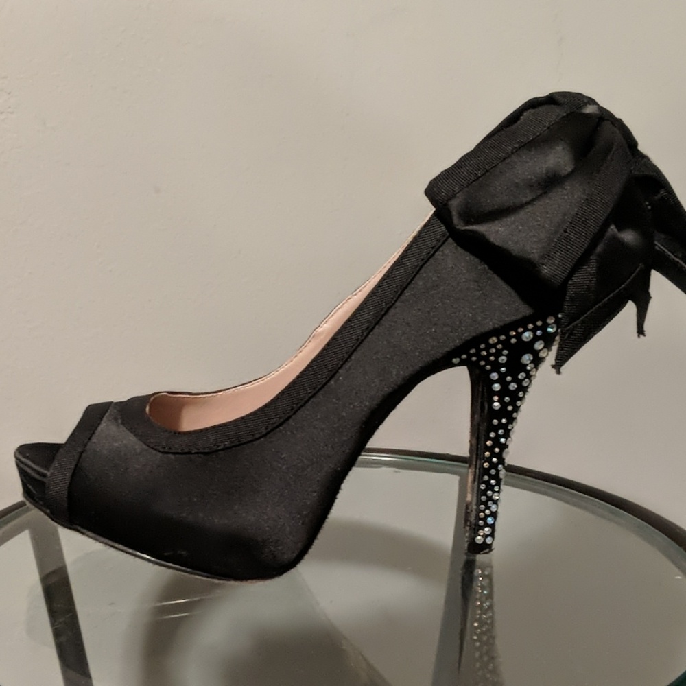 Betsey Johnson black satin heels